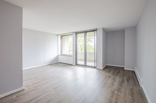 Building Photo - Charming Studio Condo in Southwest Waterfr...