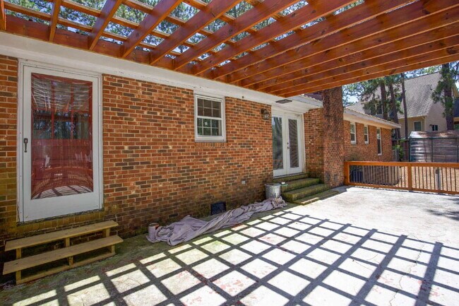 Building Photo - Retro Ranch only minutes from downtown Sou...