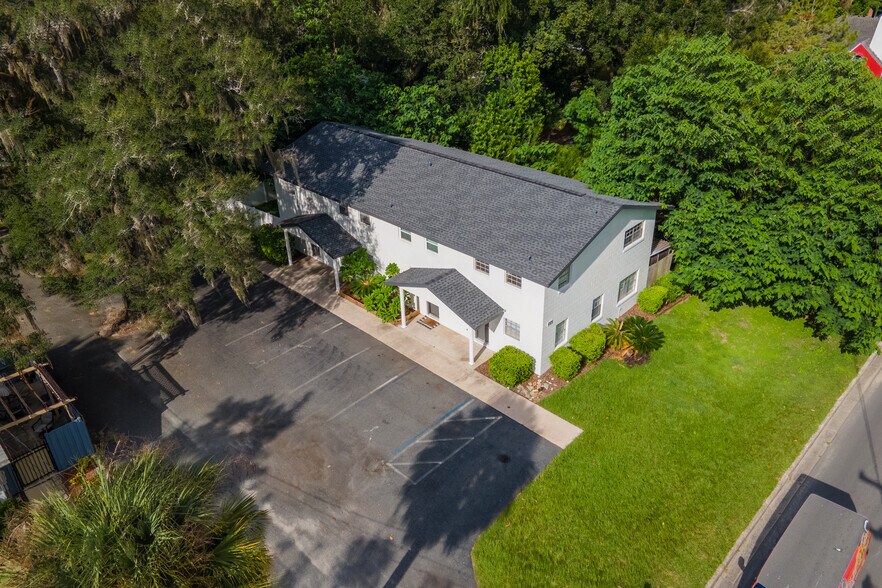 Building Photo - 1023 NE 2nd St