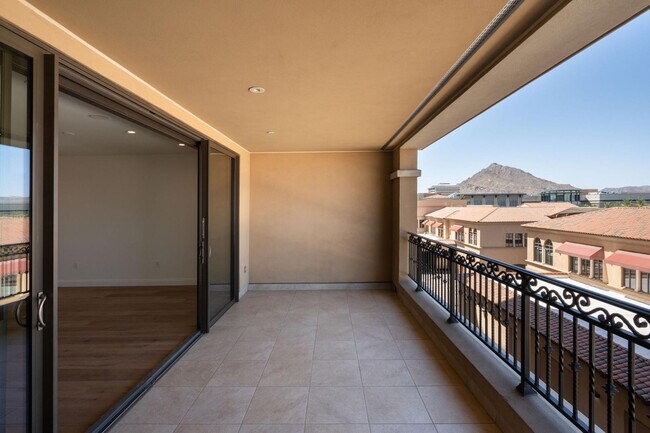 Building Photo - 7181 E Camelback Rd