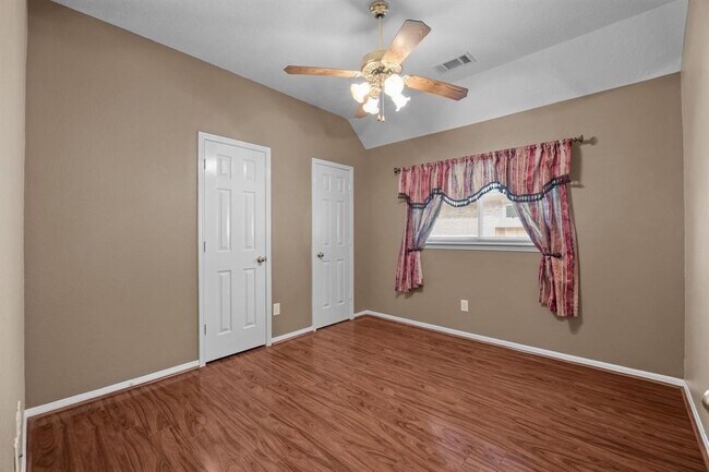 Building Photo - 2723 Shelby Dr