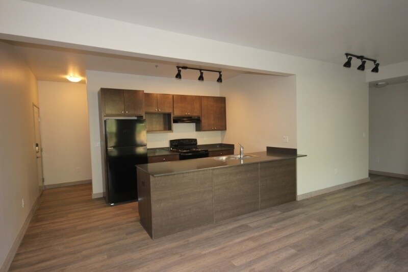 Building Photo - 718 Edgewood Pl