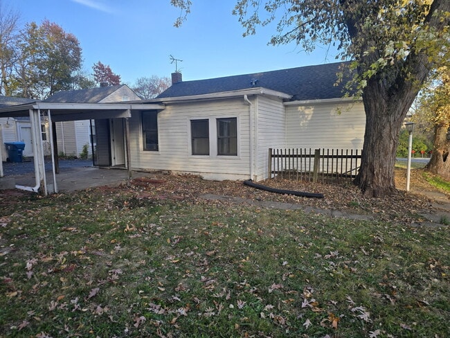 Building Photo - Beautiful 3BR/1BA Home on East Edgar Avenue