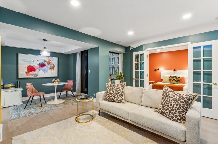 Building Photo - 40 E Delaware Pl
