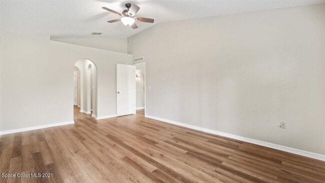 Building Photo - 494 Paigo St SE