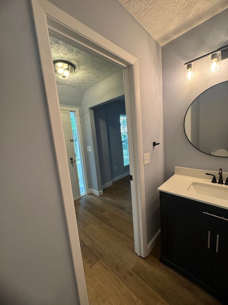 Common 1/2 Bath - 1247 Pennsylvania Ave