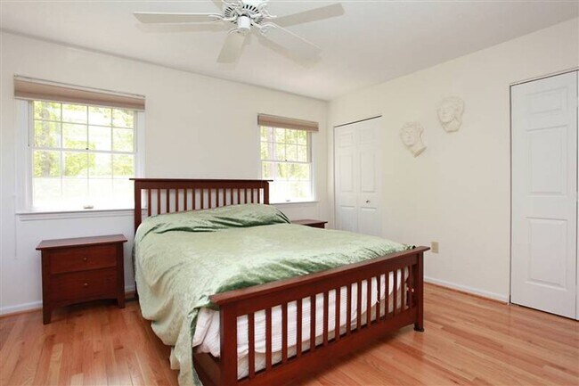Building Photo - 104 Mallard Ct