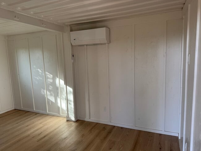 Building Photo - 2210 E Alvarado St