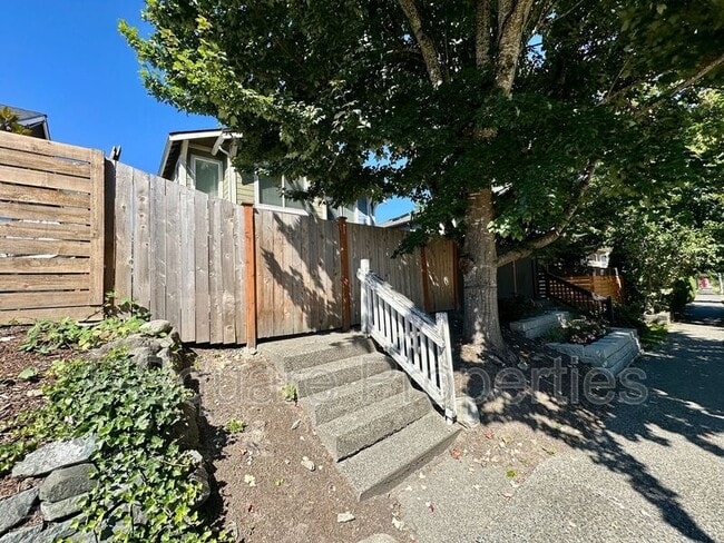 Building Photo - 8443 Delridge Wy SW