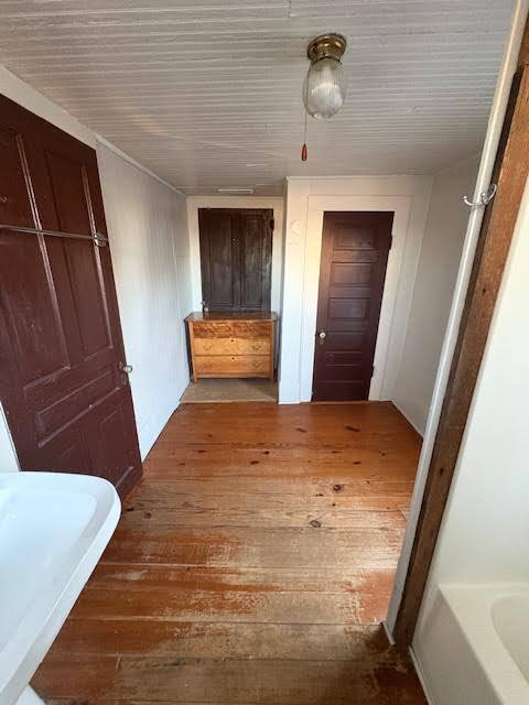 Building Photo - "Charming 1-Bedroom Greenville Retreat with Rustic Hardwood Floors!"