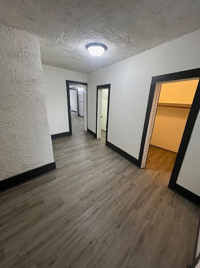 Building Photo - 111 N Polk St