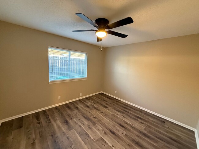 Building Photo - Newly Renovated 3bd 2ba in Prime Location