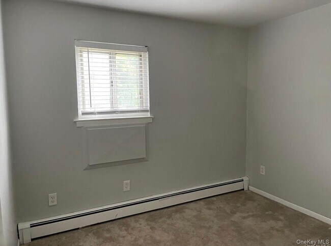 Building Photo - 58 Manor Dr