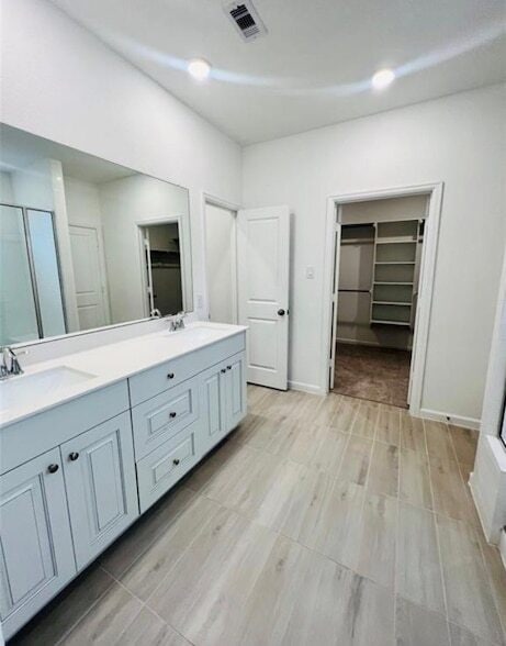 Building Photo - 27007 Aurora Gdn Ln