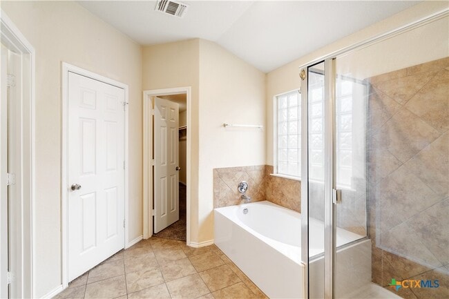 Building Photo - 9405 Cricket Dr