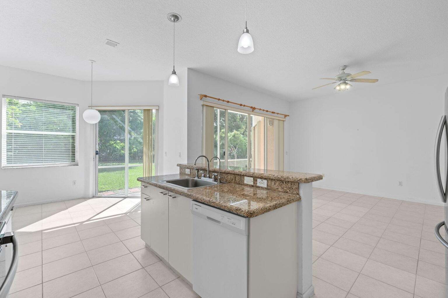 Building Photo - 2018 Reston Cir