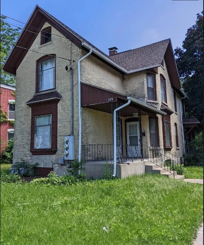 Building Photo - 328 S Prospect St