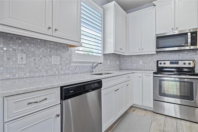 Building Photo - 13007 Rain Lily Dr