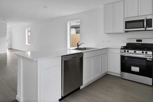 Building Photo - 9023 Rose Pelican Ln