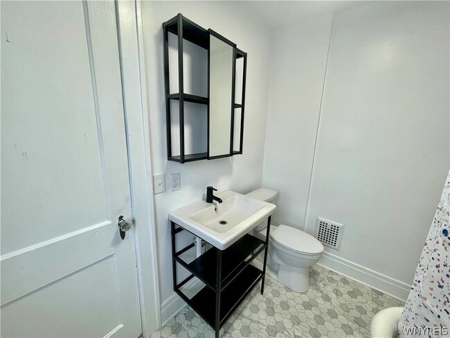 Building Photo - 434 23rd St