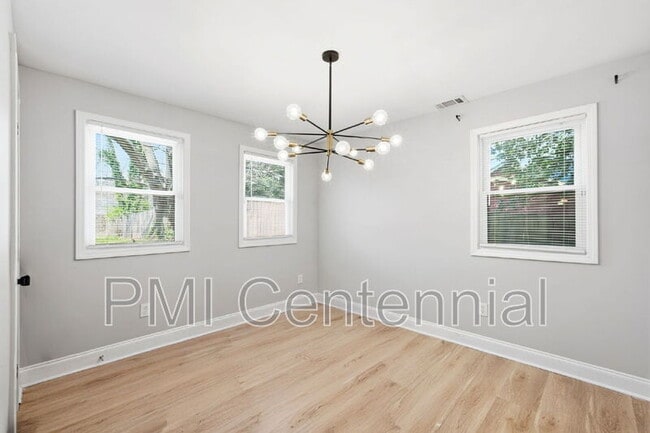 Building Photo - 562 Gary Rd NW