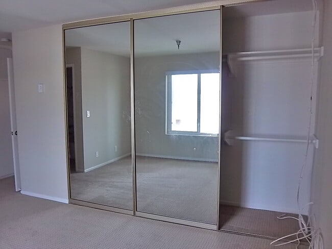 Building Photo - Ocean View Corner Unit Condo w/Balcony+Jac...