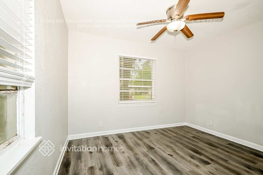 Building Photo - 1501 Juanita Dr