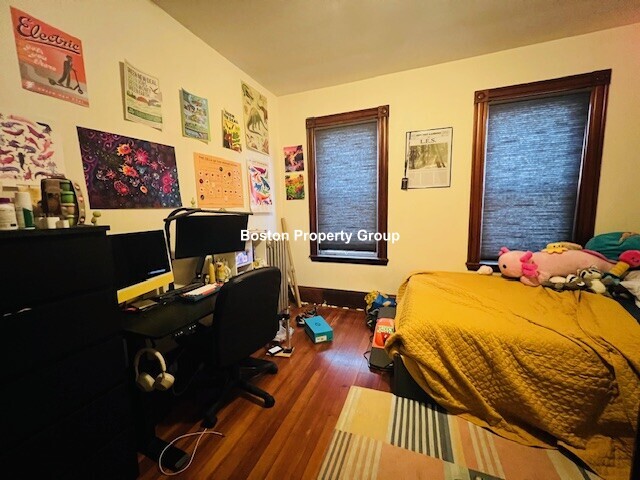 Building Photo - 107 Calumet St