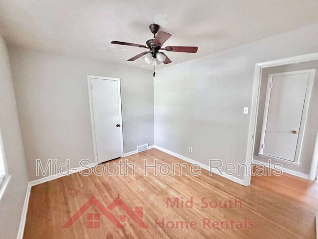 Building Photo - 3831 Hermitage Dr