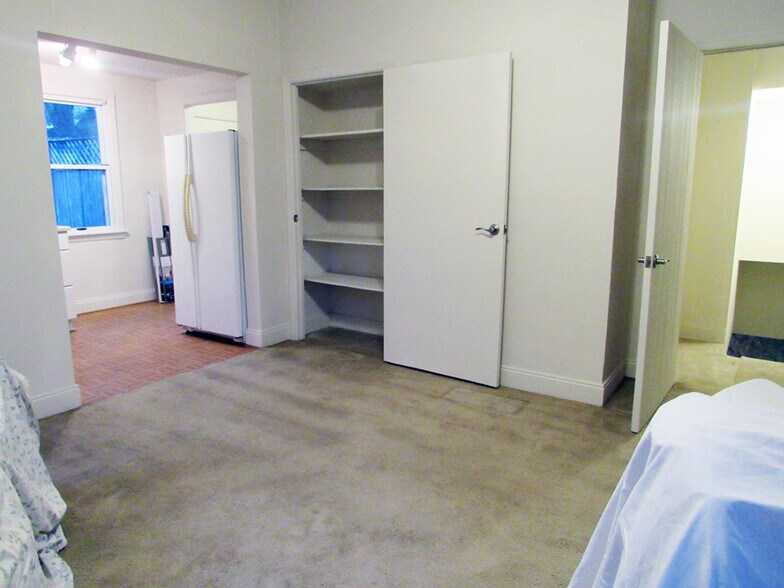 Building Photo - 529 Chestnut St