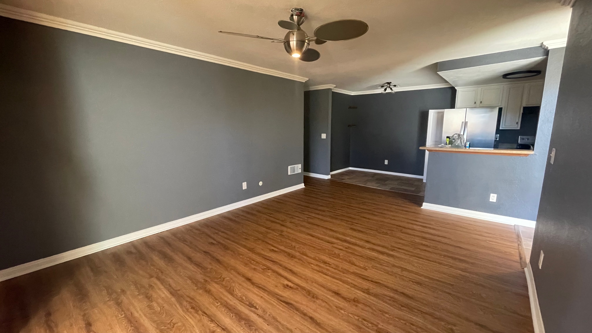 Living Room - 432 Edgehill Ln