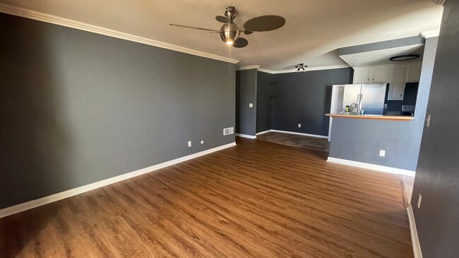 Living Room - 432 Edgehill Ln