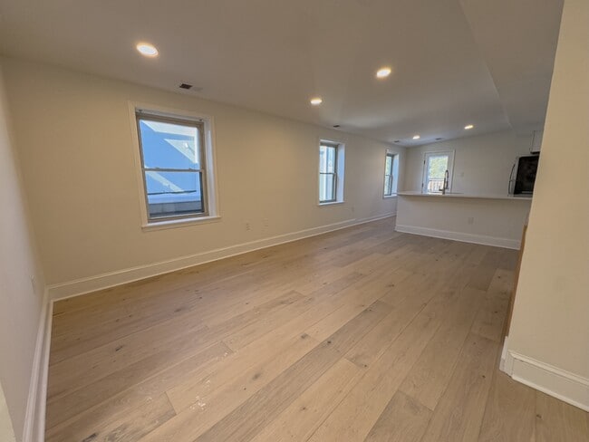 Building Photo - 1919 Mt Vernon St