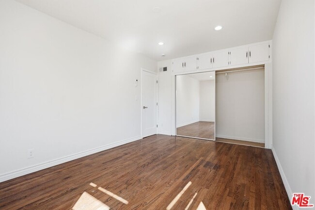 Building Photo - 9741 Alcott St