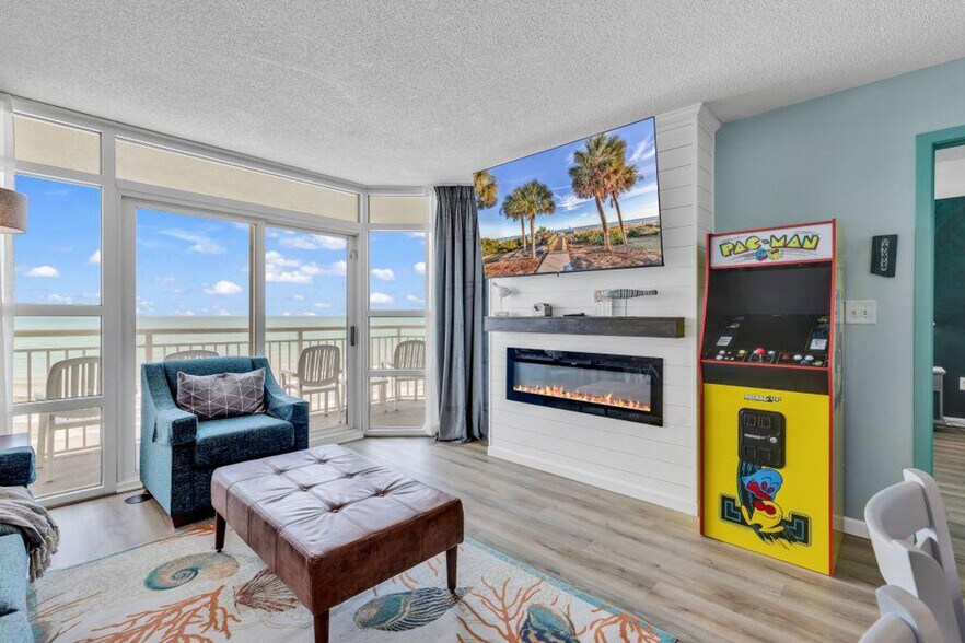 Primary Photo - 2506 N Ocean Blvd