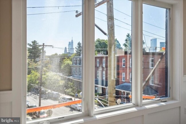 Building Photo - 3801 Hamilton St