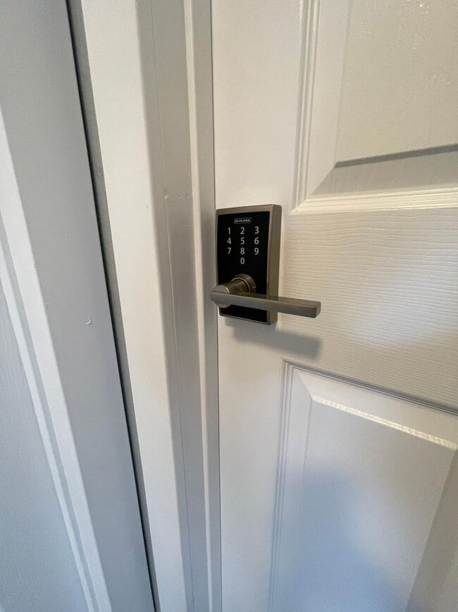 Building Photo - Ikea furnished room + shared furnished living area REMODELED