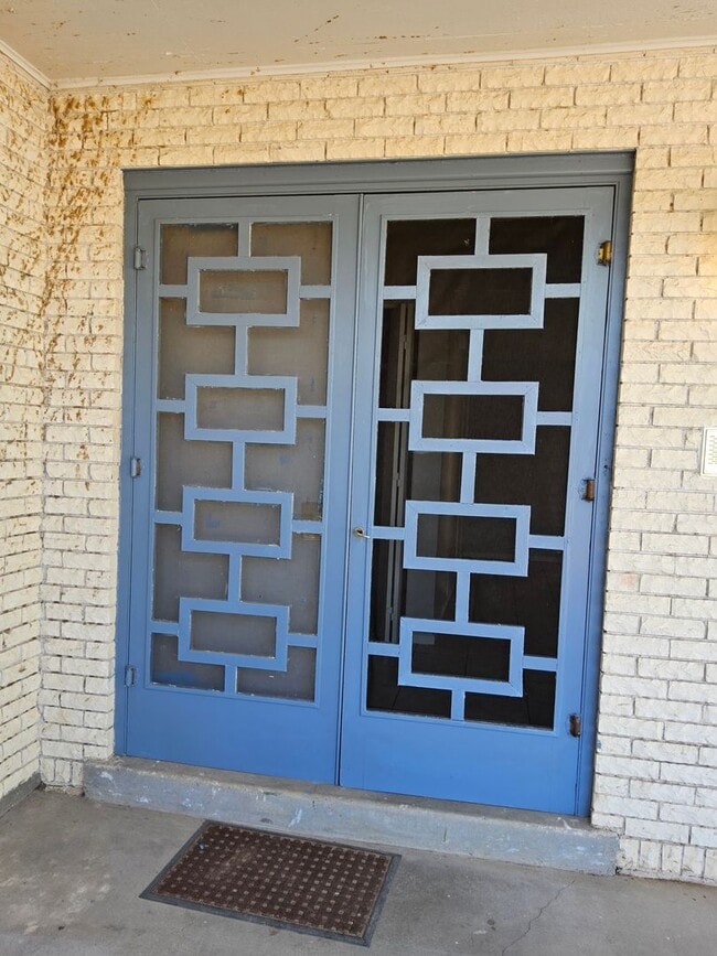 Building Photo - 3 Bedroom 2 Bath Home for Rent