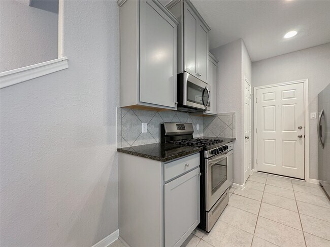 Building Photo - 125 Camelot Pl Ct