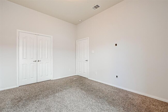 Building Photo - 24602 Forest Canopy Dr