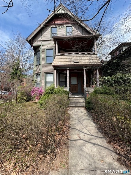 Building Photo - 799 Elm St