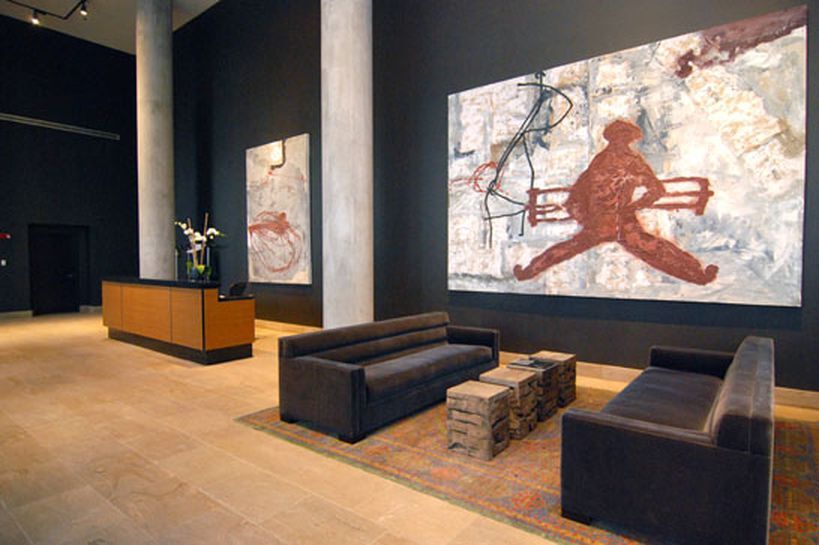 Lobby - 860 W Blackhawk St