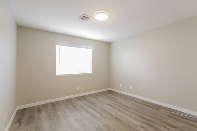 Building Photo - 1112 Barton Green Dr