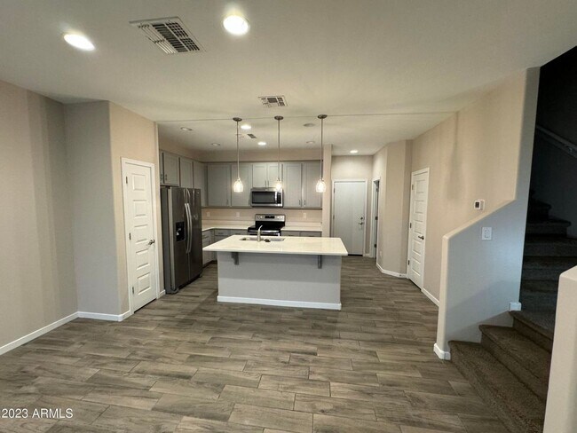 Building Photo - Unique opportunity! Rent a newer home in Tempe!!