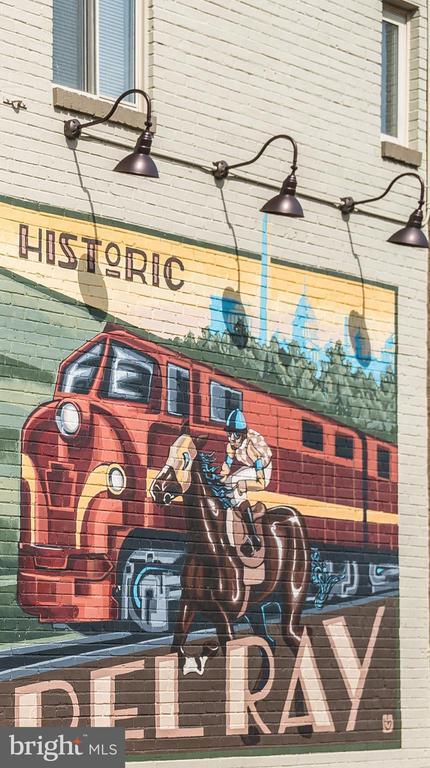 Building Photo - 705 Lyles Ln