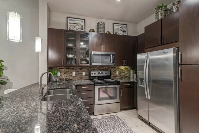 Primary Photo - 1 Month Free on a 2/2 in Central Houston!