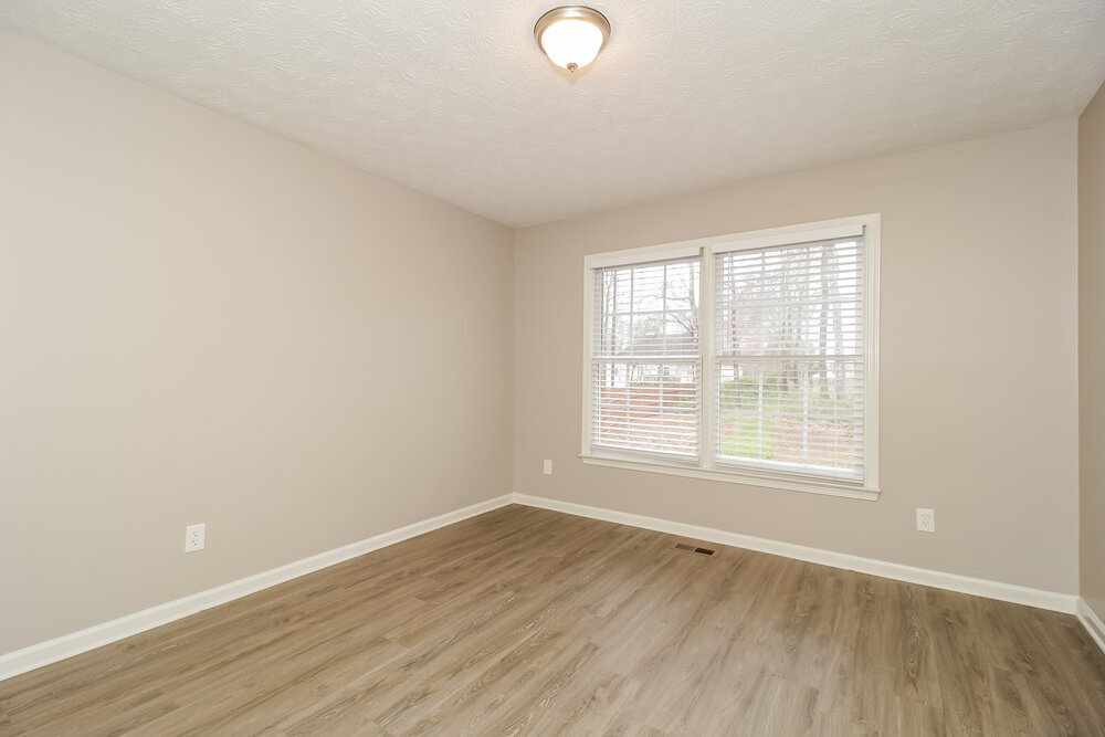 Building Photo - 300 Sterling Dr