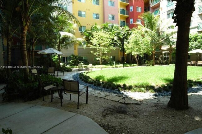 Building Photo - 6001 SW 70th St