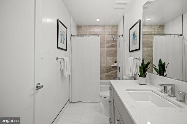 Building Photo - 801 N Fairfax St