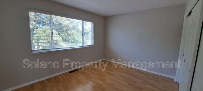Building Photo - 320 Stamper Cir